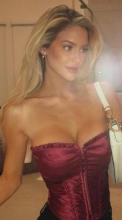 Sorriso Tentatore Un Viaggio Indimenticabile tra Passione e Eleganza